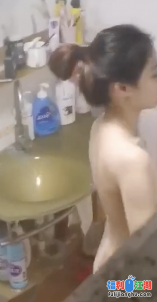 【偷拍洗澡】隔壁房间来了一位美女租客，慢慢偷拍洗澡【1v16MB】【百度云】