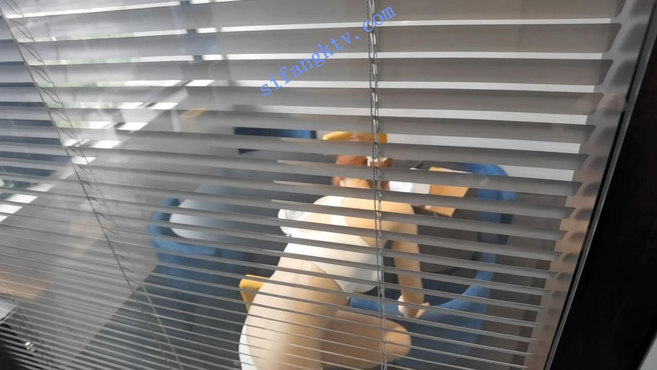 *老虎菜原创*偷拍98年同事乔佳后续（换衣+惊现上班无内）【400M】