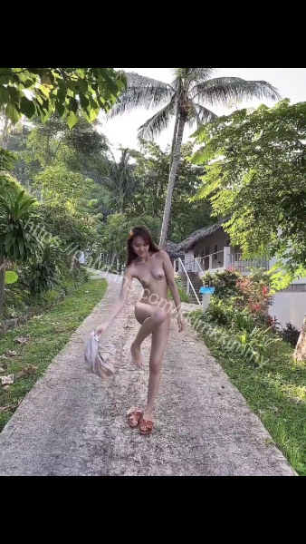 亚裔美女kim 度假啪啪 【1.18G】