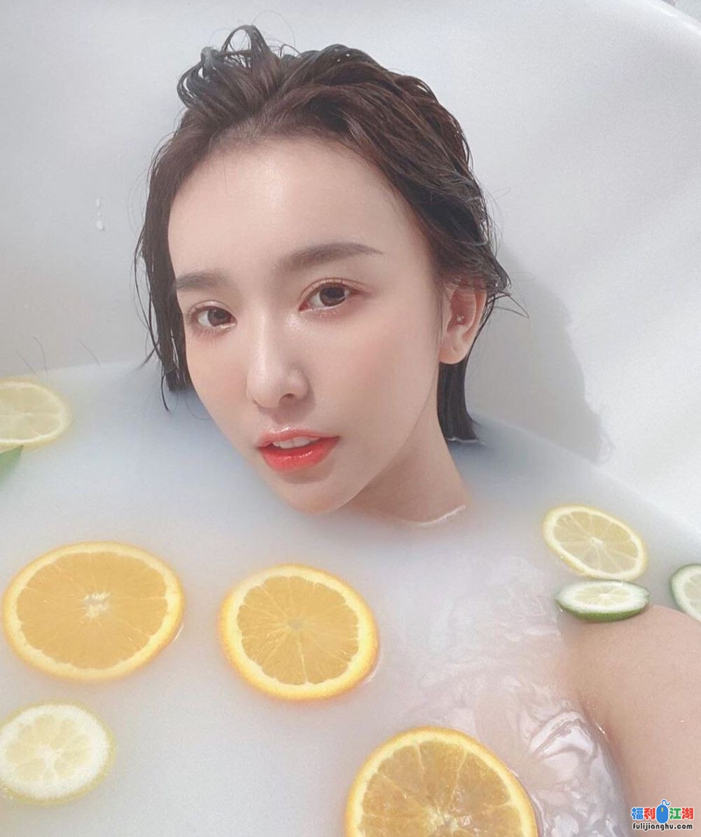 最新推特极品绿帽+淫妻+露出调教+反差婊私密流出 完美露脸 第一弹[NP77V2G度盘]