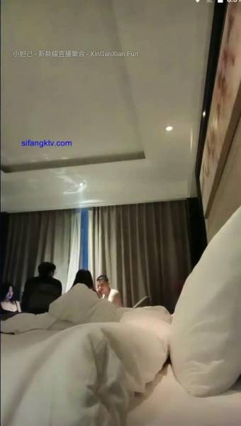 女帝夹道换妻4P无套口暴【1V-1G】【百度云】