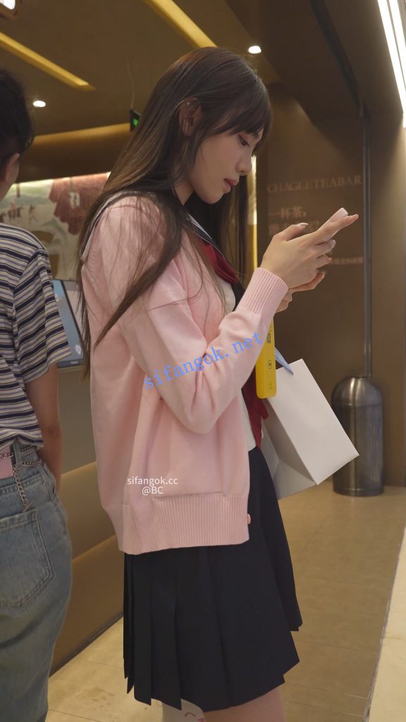 (BC-SSS-102)外纯内骚jk商场买跳蛋..窄内阴唇侧露毛没刮干净【1V】【1.09G】