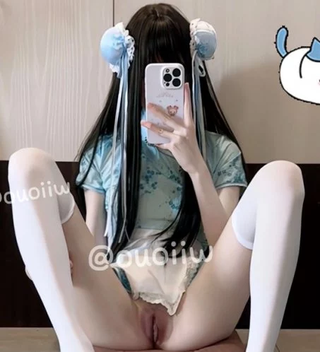 小池理奈(奈奈酱) 新作 9分钟 白袜水晶棒自慰福利订阅 [1V-675MB]