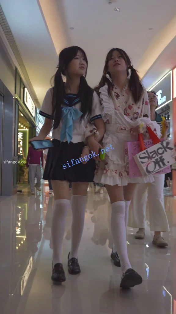 (BC-AA-689)制服jk小姐姐扶梯上弯腰拽过膝袜..无痕粉内上楼…